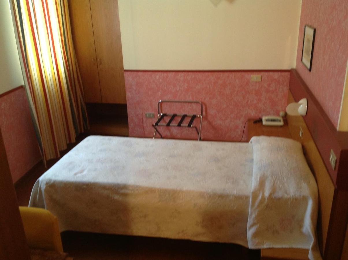 Hotel Roma บุสโซเลงโก ภายนอก รูปภาพ