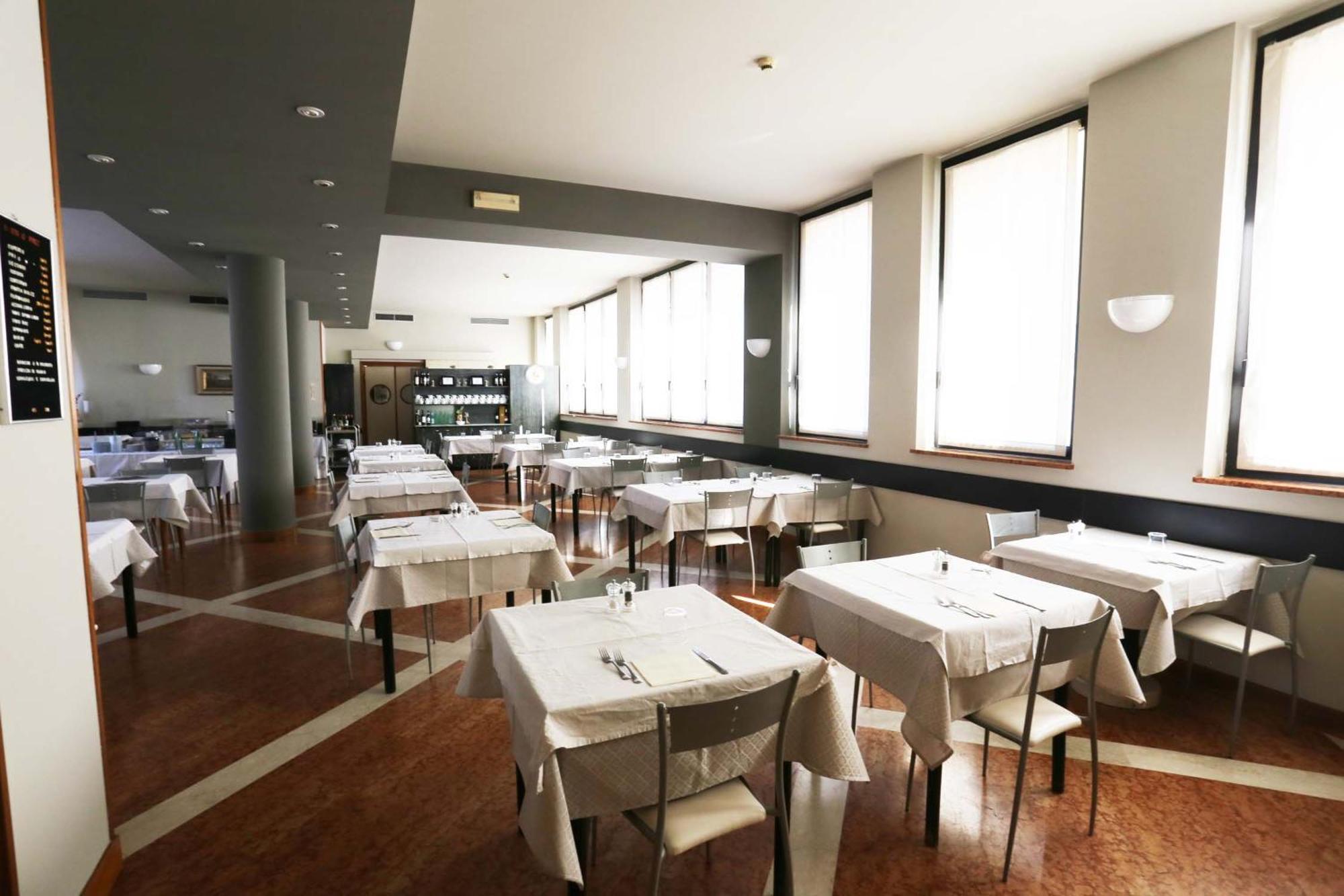 Hotel Roma บุสโซเลงโก ภายนอก รูปภาพ