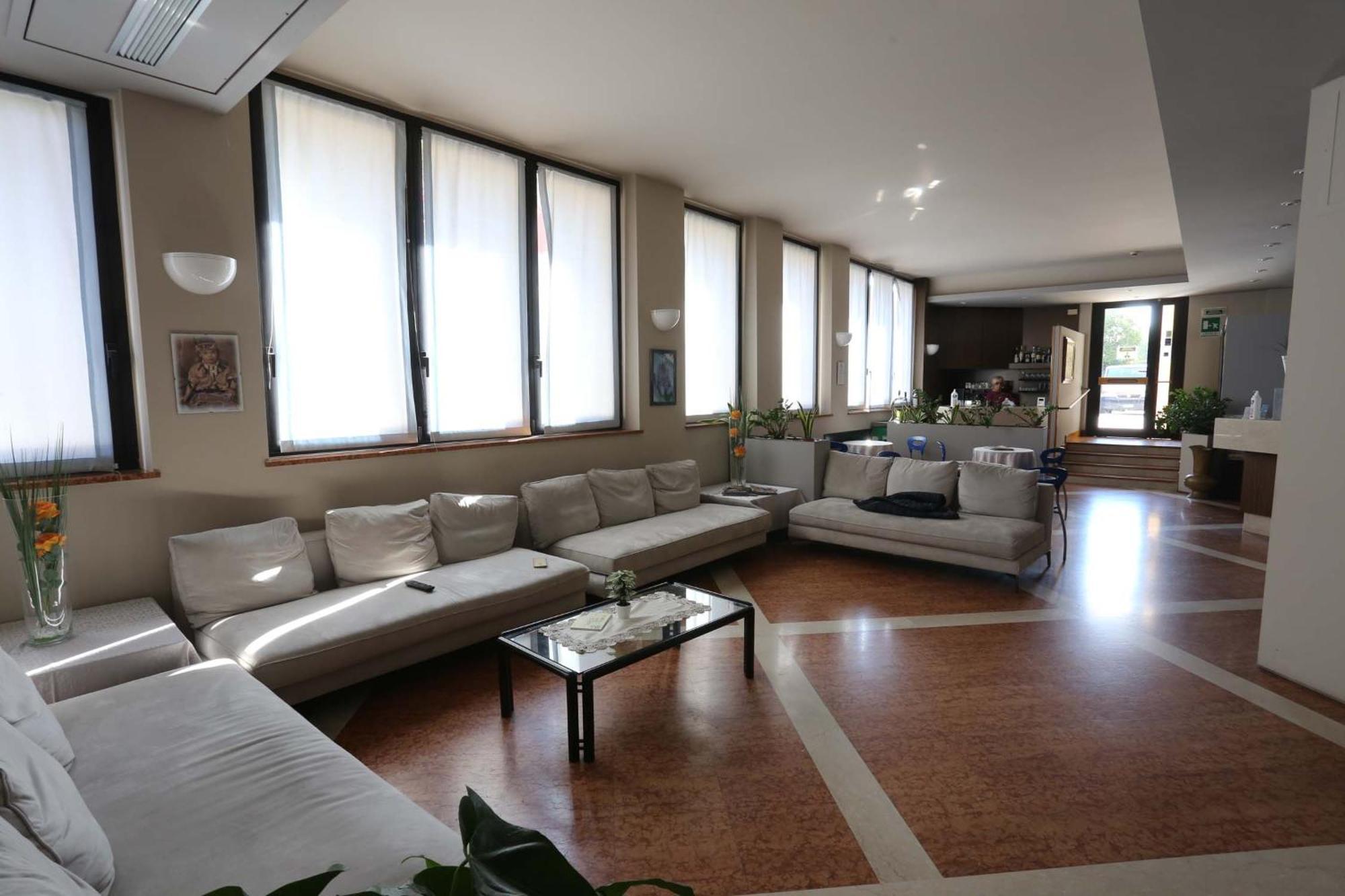 Hotel Roma บุสโซเลงโก ภายนอก รูปภาพ
