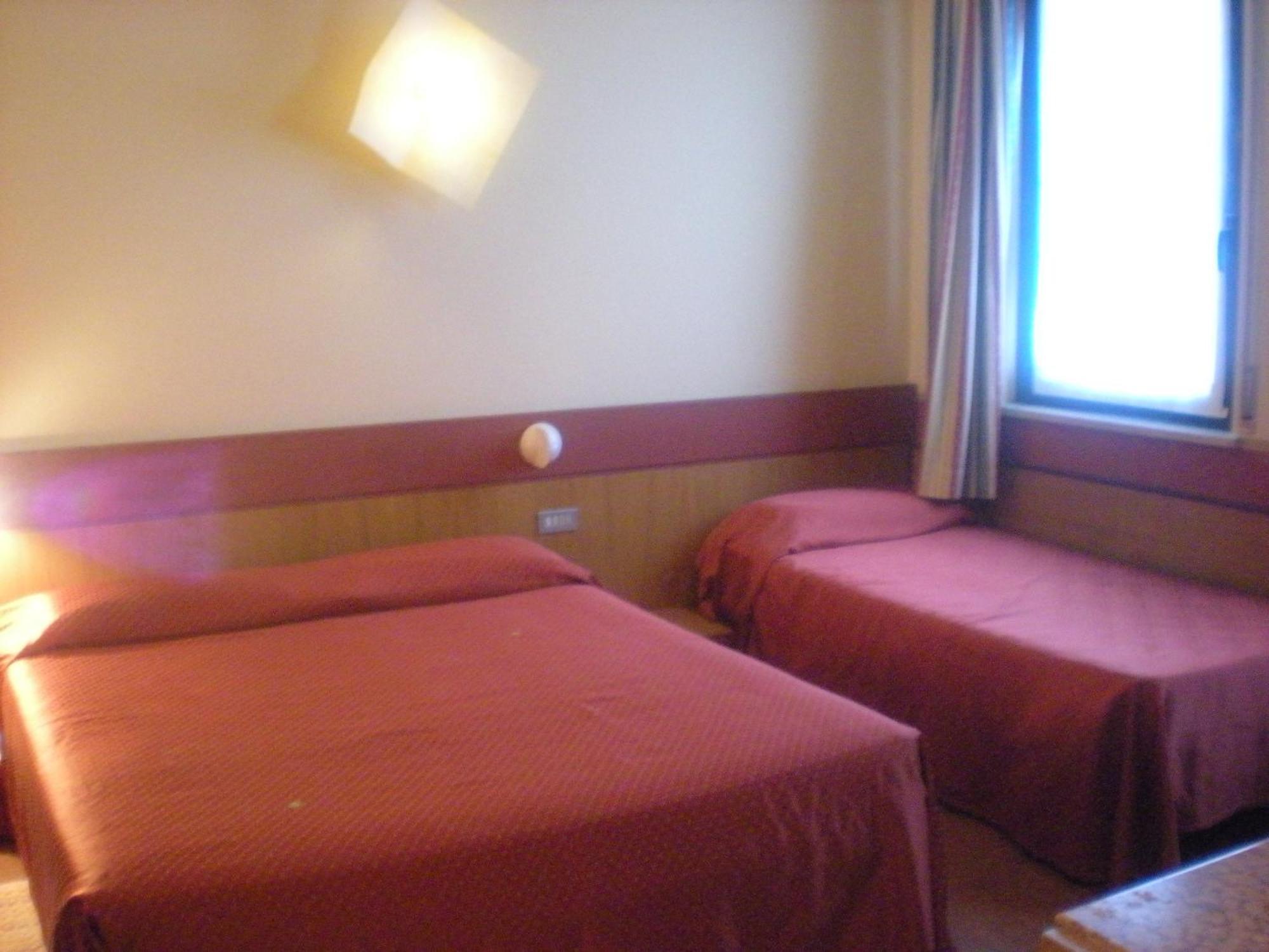 Hotel Roma บุสโซเลงโก ภายนอก รูปภาพ